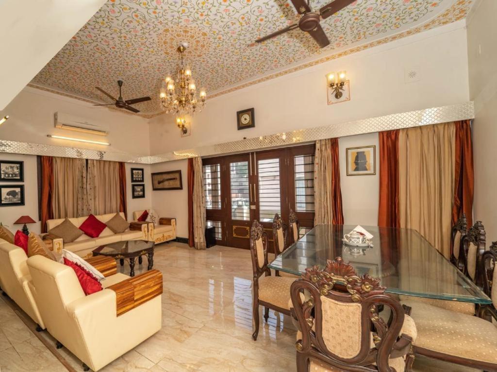Santosh Villa - The House Of Antiques And Art Udaipur Dış mekan fotoğraf