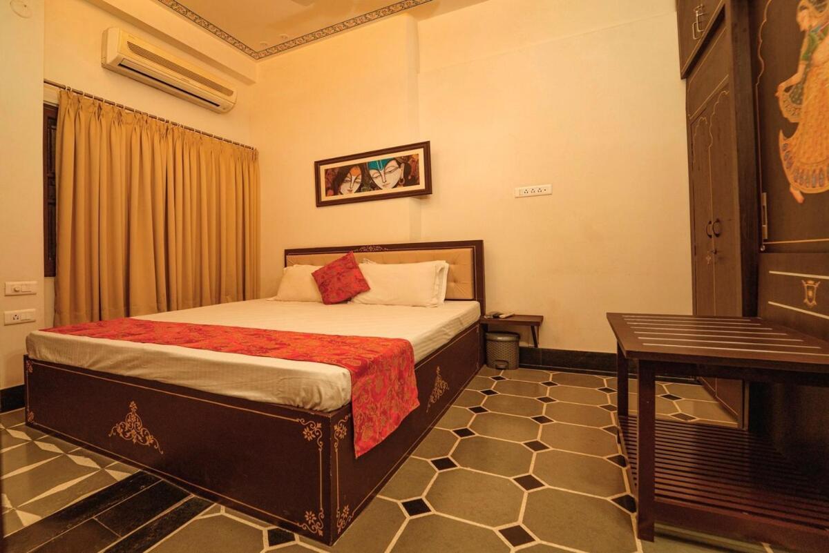 Santosh Villa - The House Of Antiques And Art Udaipur Dış mekan fotoğraf