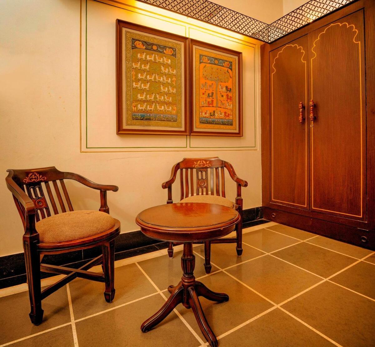 Santosh Villa - The House Of Antiques And Art Udaipur Dış mekan fotoğraf
