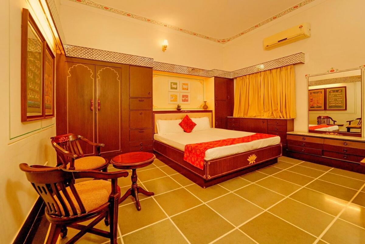 Santosh Villa - The House Of Antiques And Art Udaipur Dış mekan fotoğraf